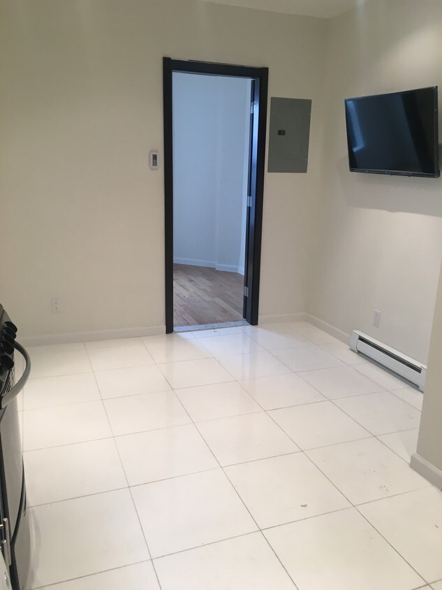 Foto principal - 947 Columbus Ave