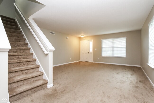 Building Photo - 2261 Rosswood Blvd