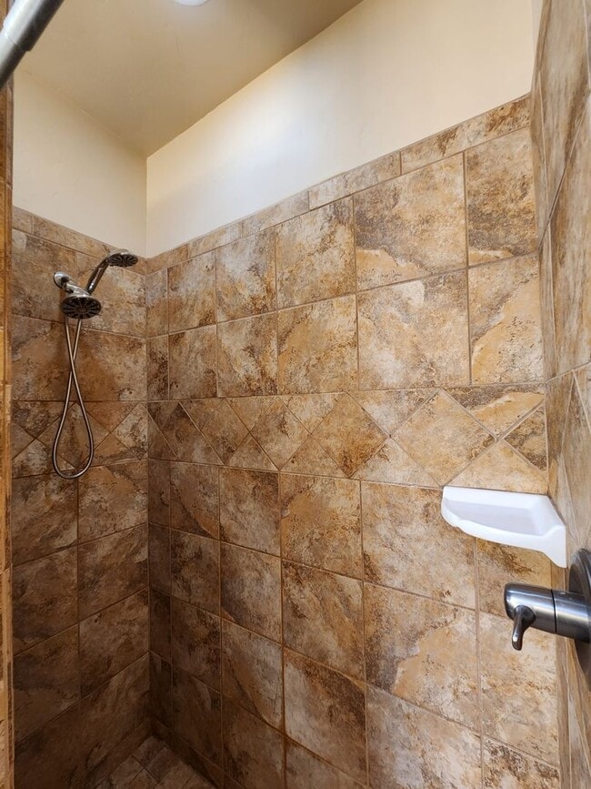 Building Photo - Sweet spot in the Pueblos at Alameda Ranch