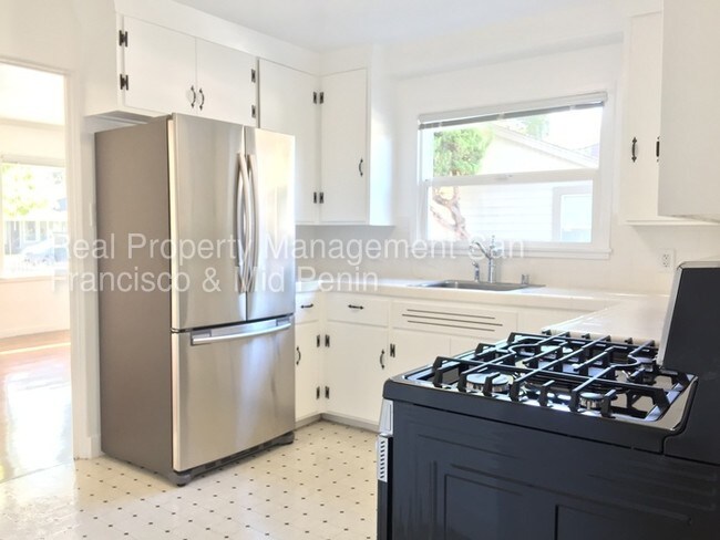 Building Photo - 941 15th Ave