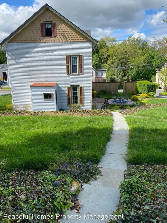 Foto del edificio - 4 br, 2 bath House - 2022 Main St.