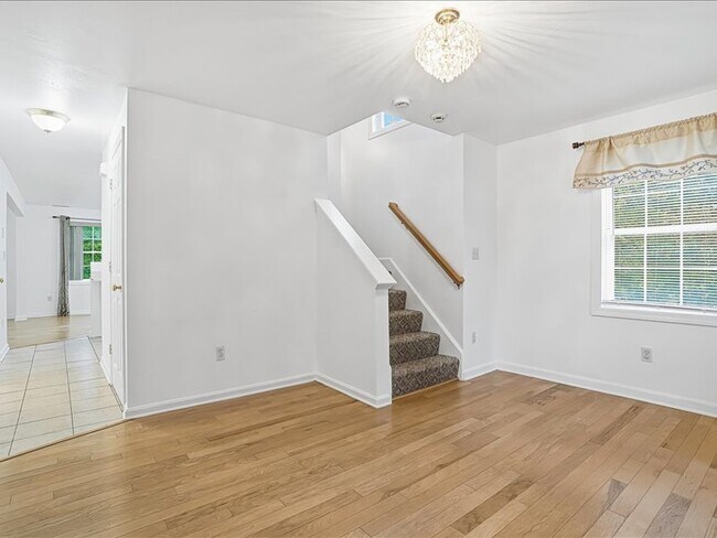 Building Photo - 20 Frongillo Farm Rd