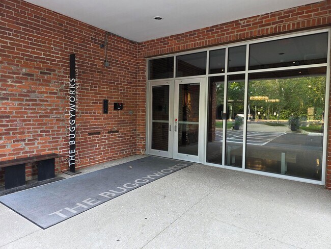 Foto del edificio - 448 W Nationwide Blvd