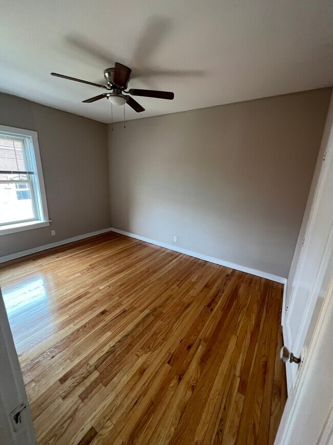 Foto del edificio - 1337 W Touhy Ave