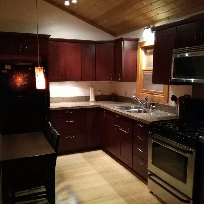 Foto del edificio - 740 N Pine St