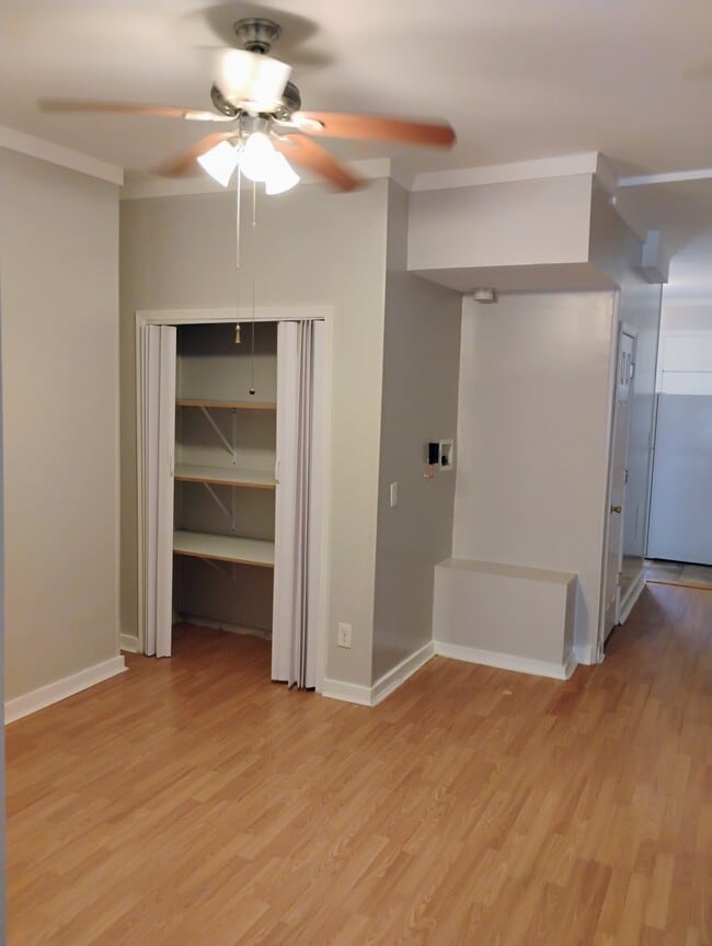 Building Photo - 908 E Preston St