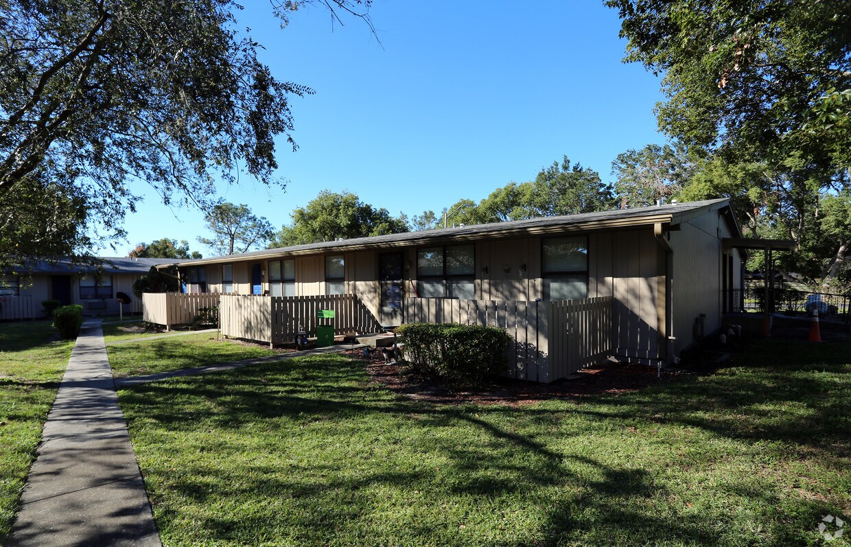 Crystal Court Apartments Alquileres en Lakeland, FL