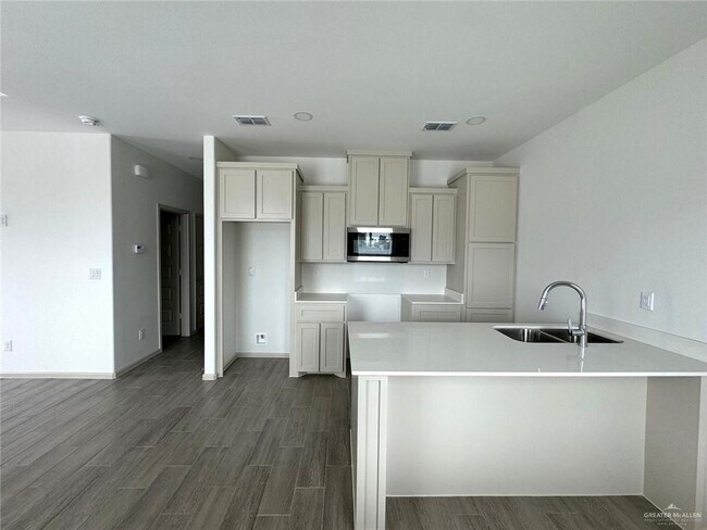 Building Photo - 15 N 58th St