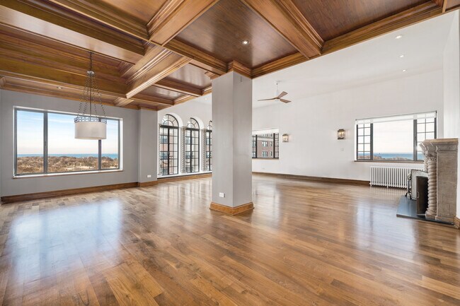 Foto del edificio - 707 W Junior Terrace
