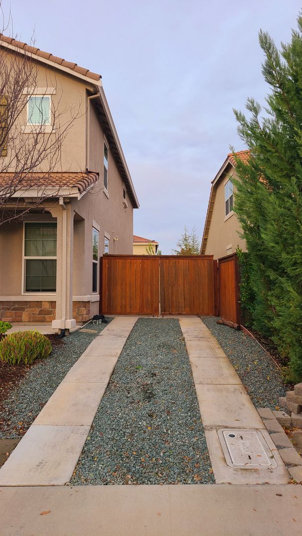 Building Photo - Exceptionally Gorgeous Multi-Generational ...