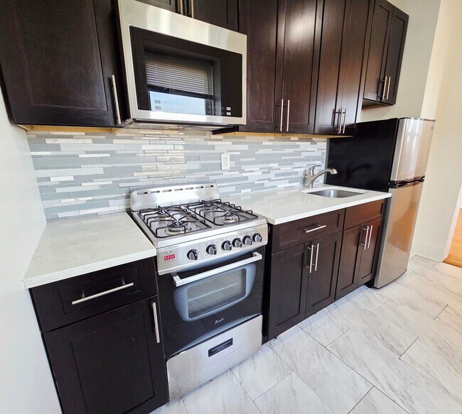 Foto del edificio - 106 Glenwood Ave