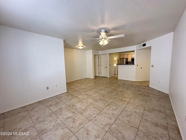 Foto del edificio - 5751 N Kolb Rd