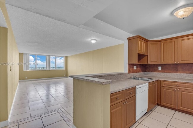 Building Photo - 9143 SW 77th Ave