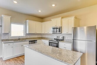 Building Photo - 8211 Burnt Orchid Dr