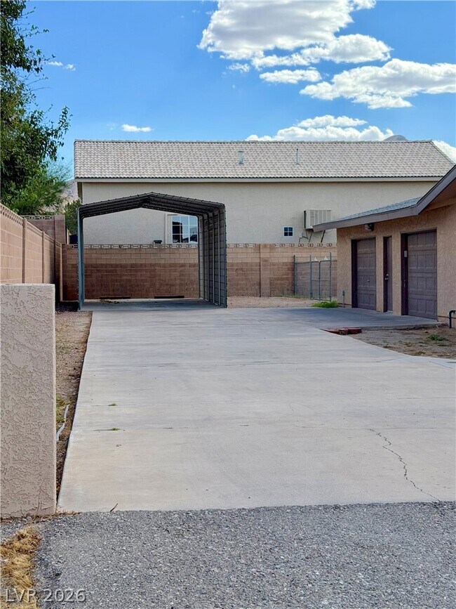Building Photo - 1571 Turf Dr