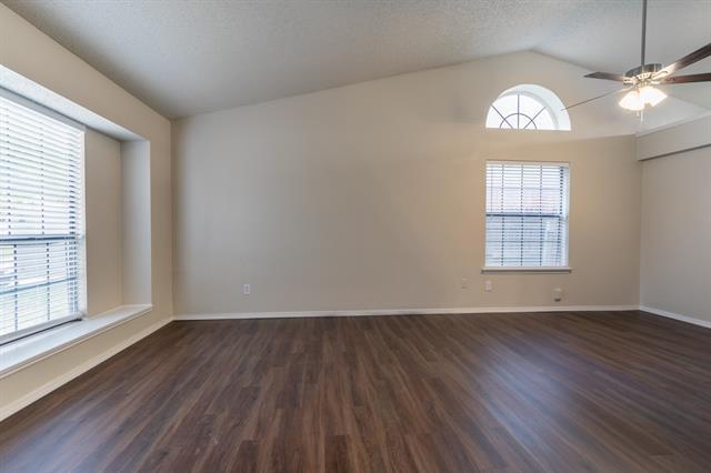 Building Photo - 2239 Turf Club Dr