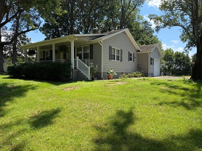 Building Photo - 18201 Genito Rd