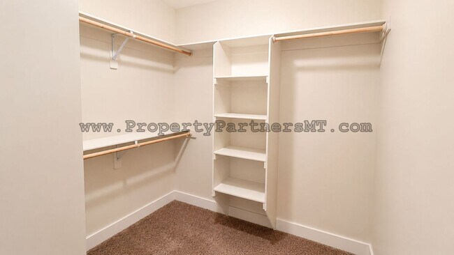Foto del edificio - *** Beautiful *** 3 Bed 2 Bath house in Alder Creek