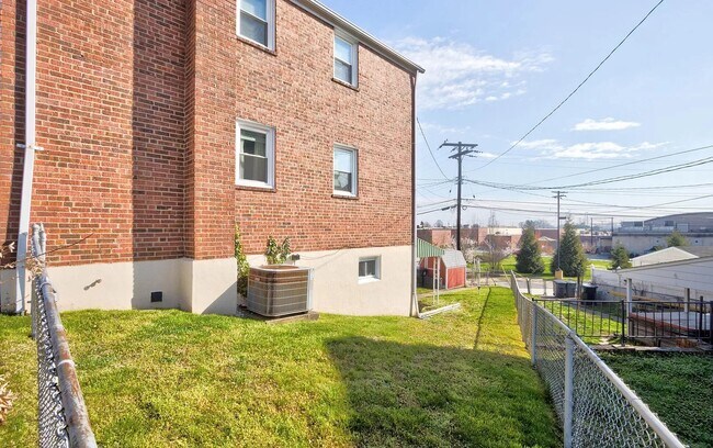 Corner Lot - 1935 Searles Rd