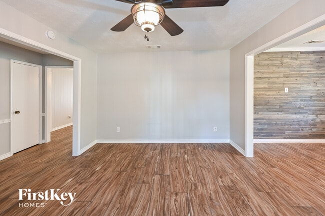 Foto del edificio - 11907 Cedarcliff Dr