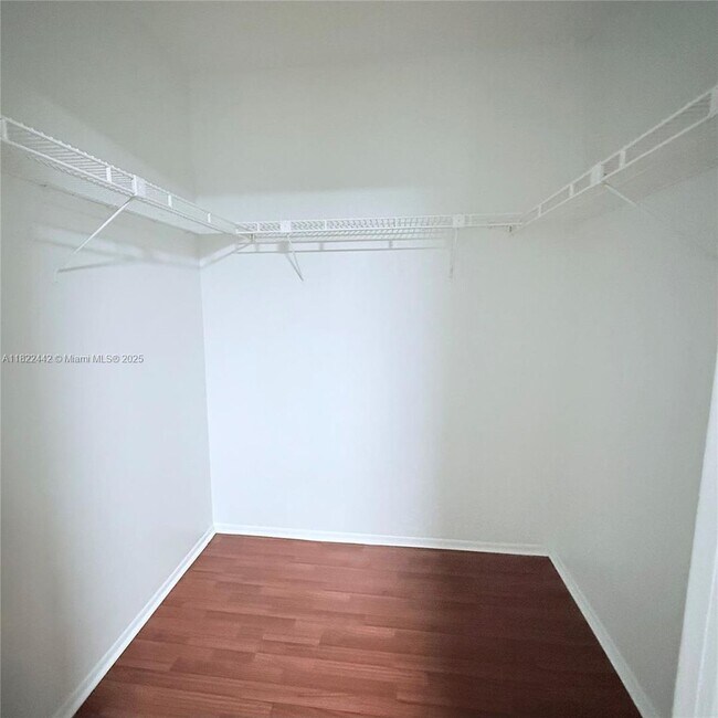 Foto del edificio - 3980 Oaks Clubhouse Dr