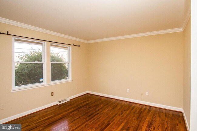 Foto del edificio - 13308 Fort Washington Rd