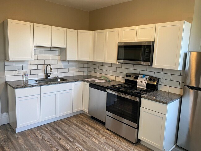 Building Photo - Gorgeous Duplex Apartment for rent in Pitt...