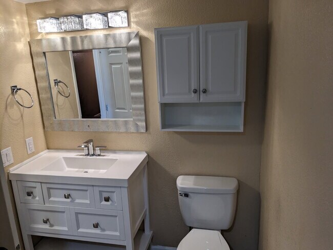 Building Photo - 24028 25th Ave S