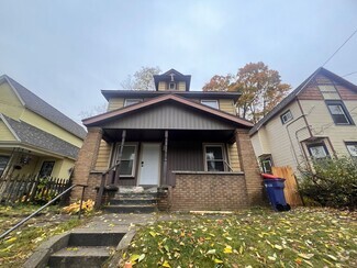 Building Photo - 1020 Sigsbee St SE