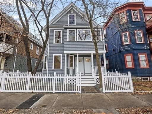 Foto del edificio - 17 Cameron Ave