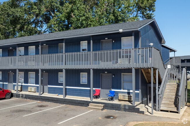 Building Photo - Spanish Oaks