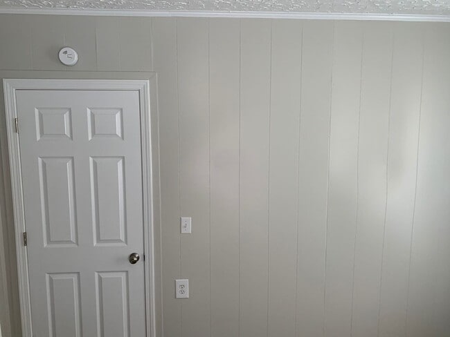 Building Photo - 2 Bedroom/1 Bath Cute Cottage across Bordon Park Kingsport, TN