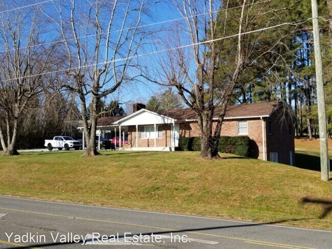 Building Photo - 3 br, 2 bath House - 2119 Riverside Drive