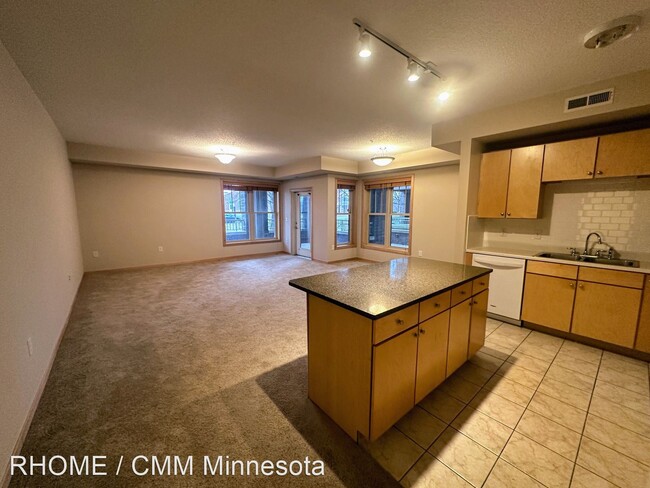Building Photo - 1 br, 2 bath House - 2201 Village Ln #A101