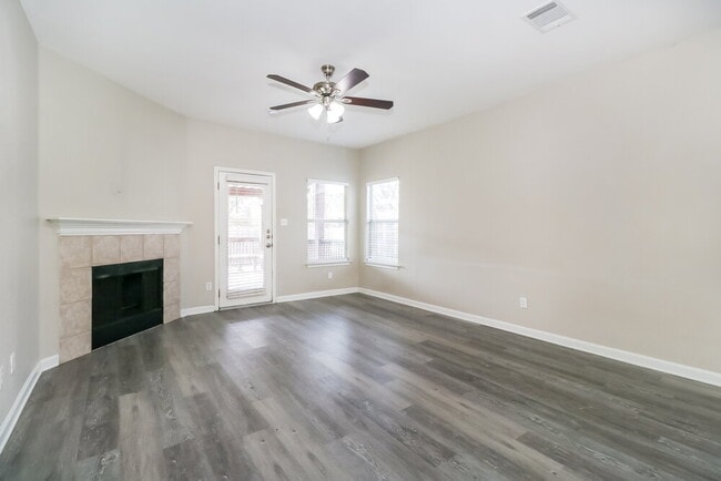 Building Photo - 11607 Morgan's Point St