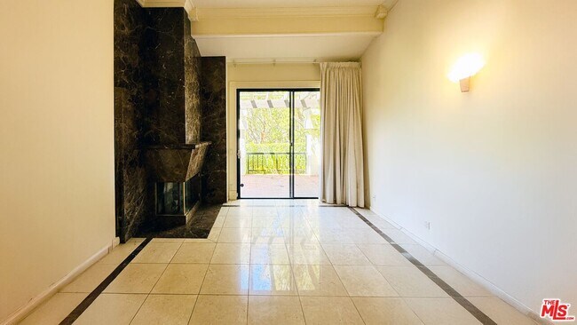 Foto del edificio - 1488 Palisades Dr