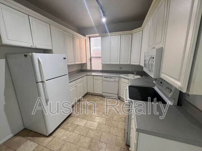 Foto del edificio - 4362 McPherson Ave