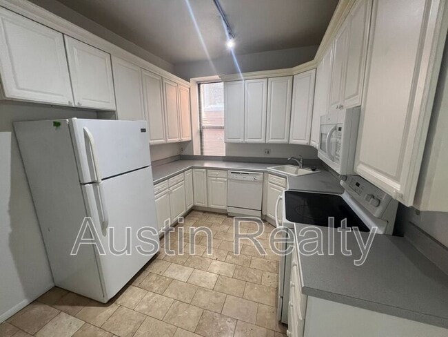 Building Photo - 4362 McPherson Ave