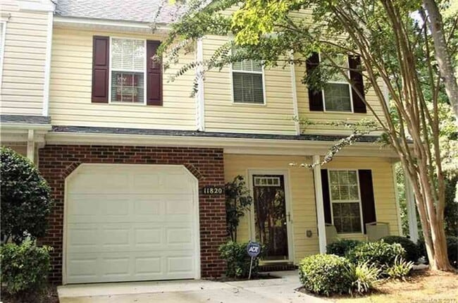 Building Photo - 11820 Kevin Henry Pl