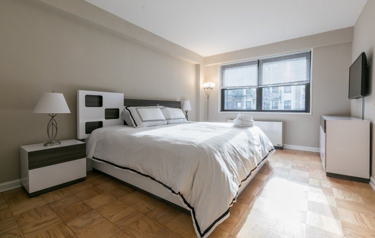 Foto principal - 351 E 74th St