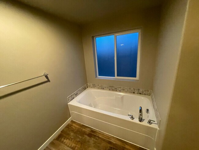 Foto del edificio - NW Albany home Clean and comfortable!