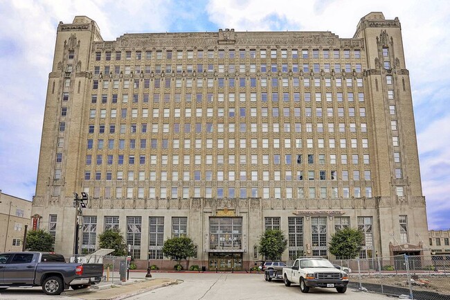 Building Photo - 221 W Lancaster Ave