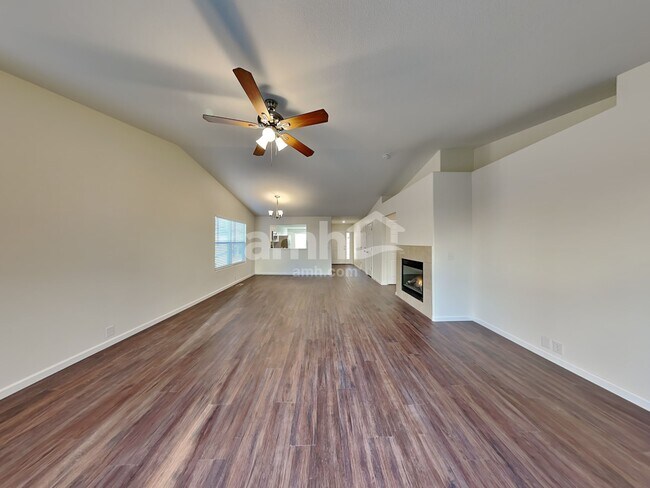 Foto del edificio - 8444 Sunbow Ct