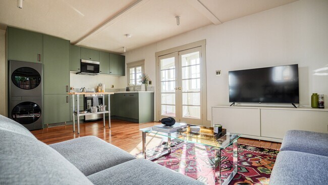 Foto del edificio - 3907 Berenice Pl