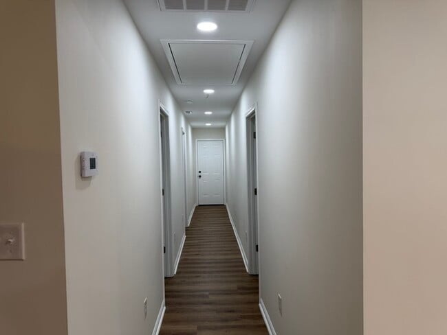 Building Photo - 3 Bed House