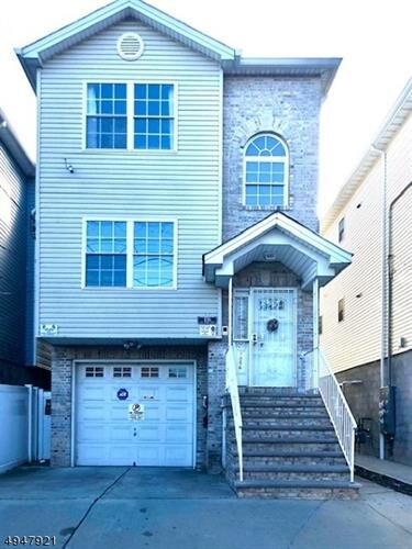 Foto principal - 1056 E Grand St