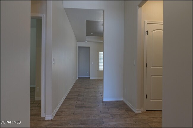 Foto del edificio - 903 Greenbury Pl