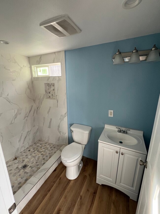 Bathroom - 9613 Anzac Ave