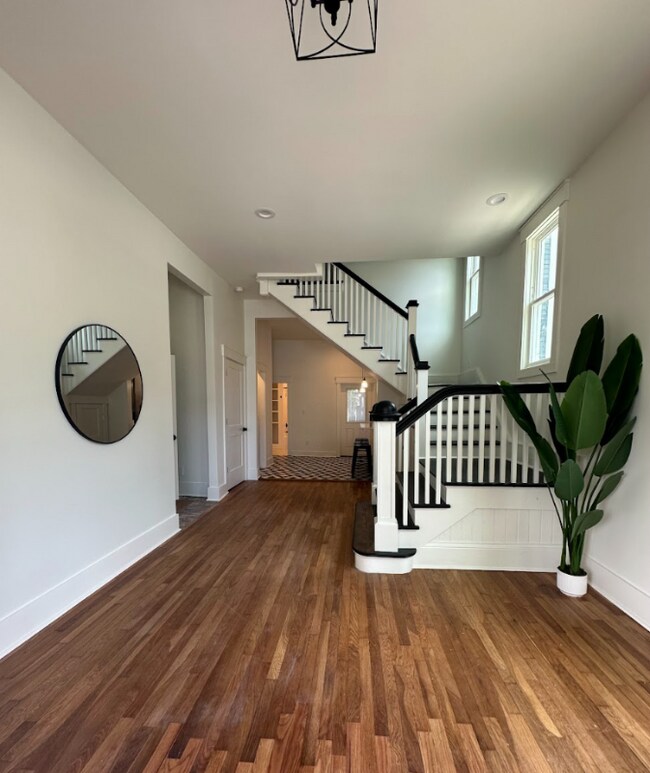 Foto del edificio - 1133 E Henry St