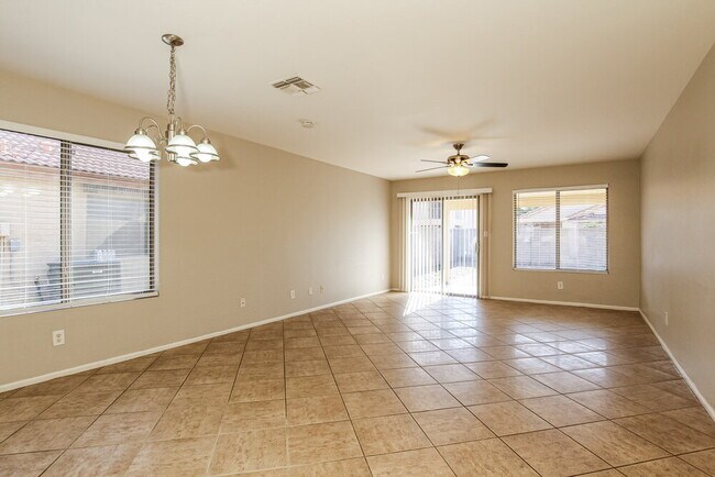 Foto del edificio - 13273 W Mauna Loa Ln